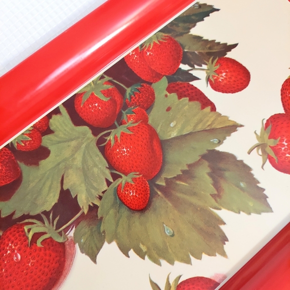Vintage Metal Serving Tray Red Strawberries Green Leaves Country Farmhou… - Picture 5 of 8